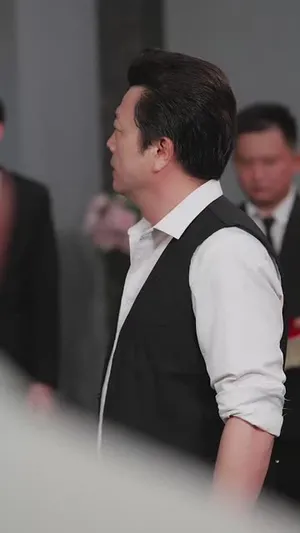 短剧《总裁摆摊苦心鸡娃》（50集）在线观看-推影坊